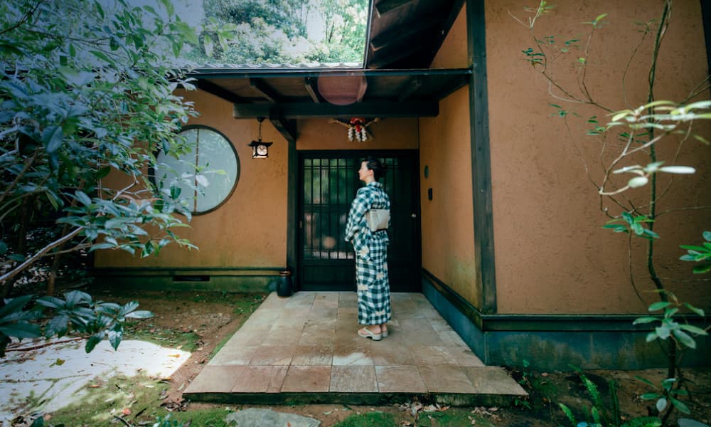 九州 熊本 天草旅館ホテル 下田温泉 露天風呂 離れ宿|五足のくつとは