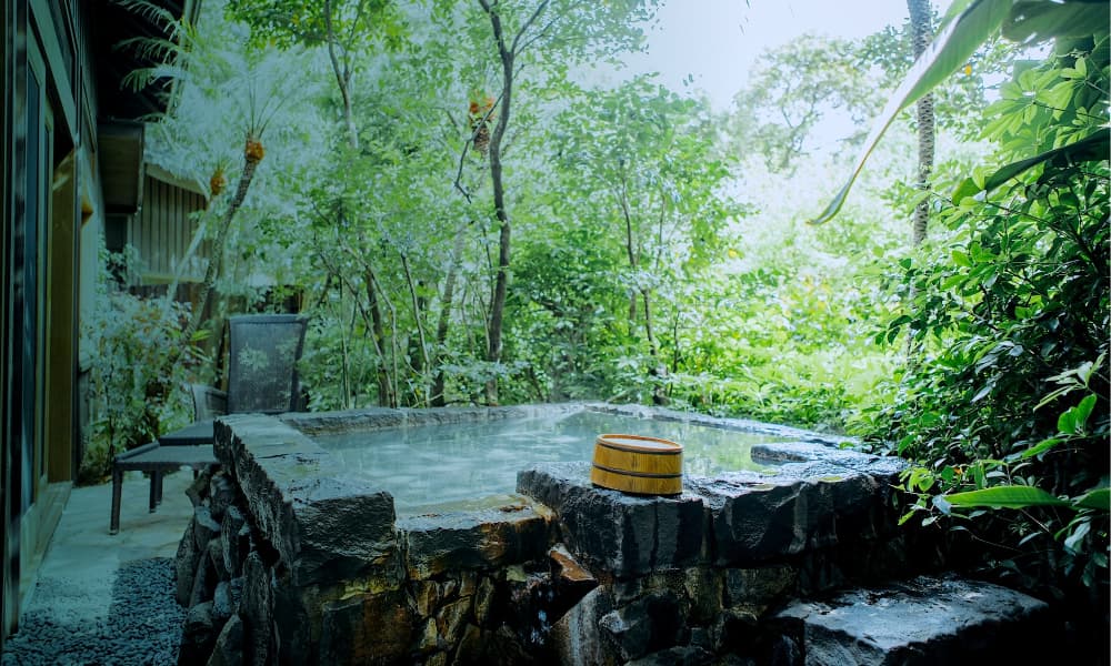 温泉旅館「五足のくつ」とは